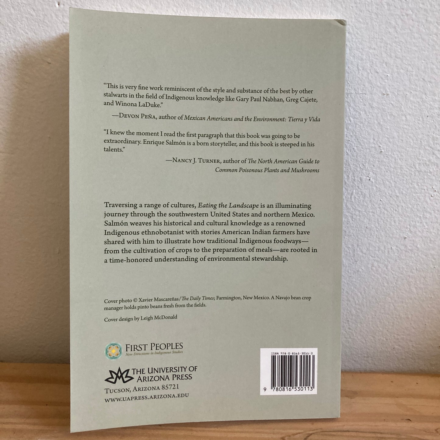 Eating The Landscape - American Indian Stories of Food, Identity, and Resilience - Enrique Salmon